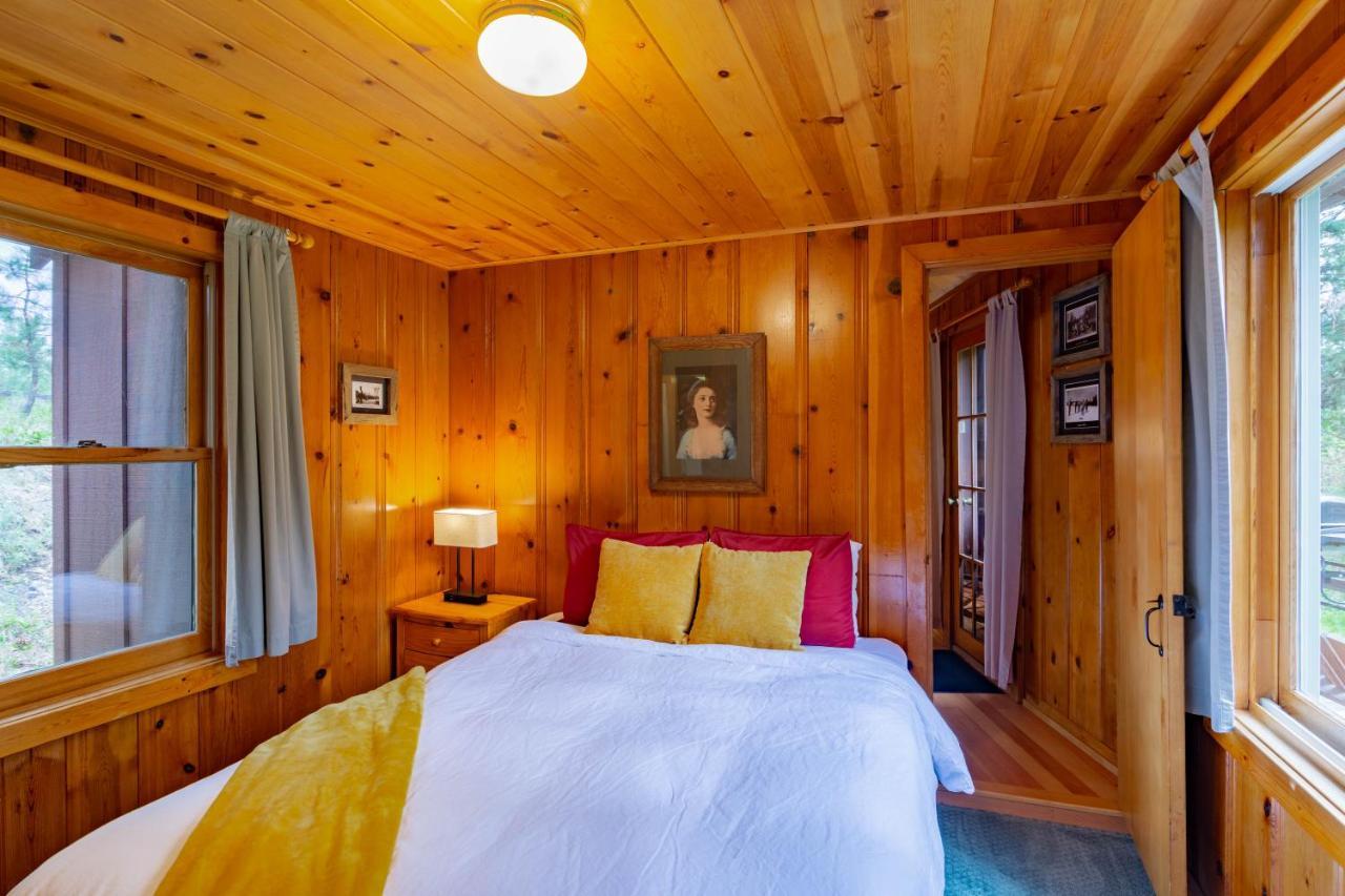 Lake Creek Lodge Camp Sherman エクステリア 写真