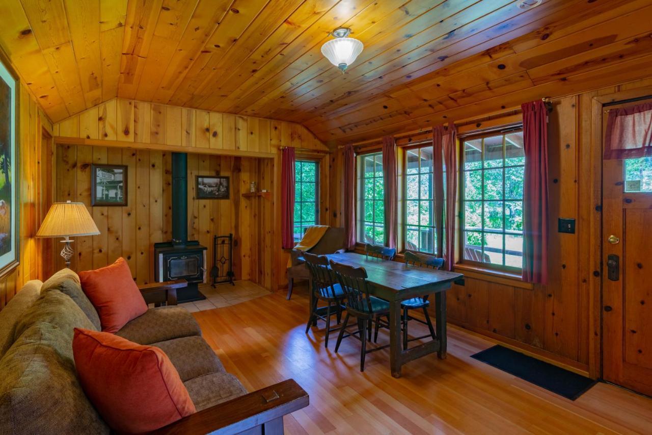 Lake Creek Lodge Camp Sherman エクステリア 写真