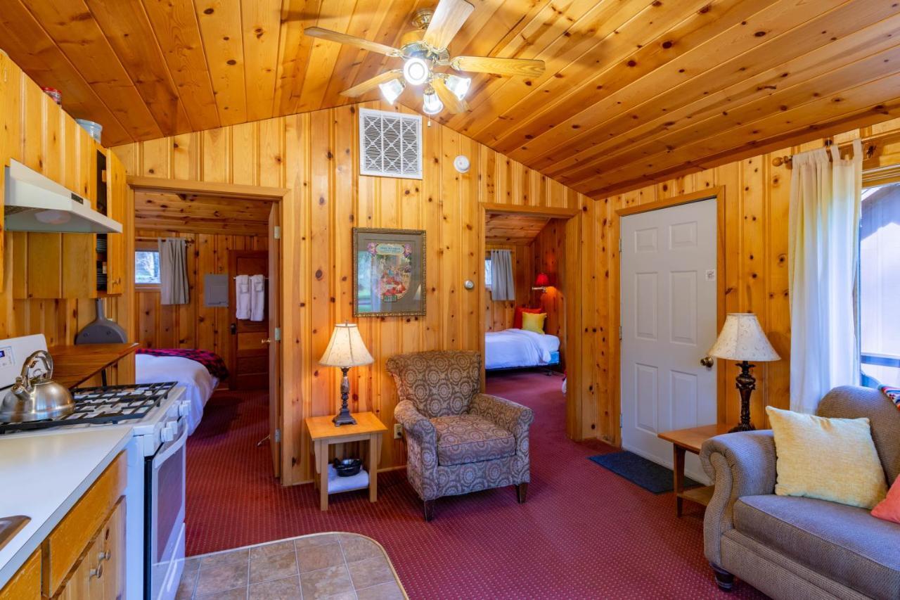 Lake Creek Lodge Camp Sherman エクステリア 写真