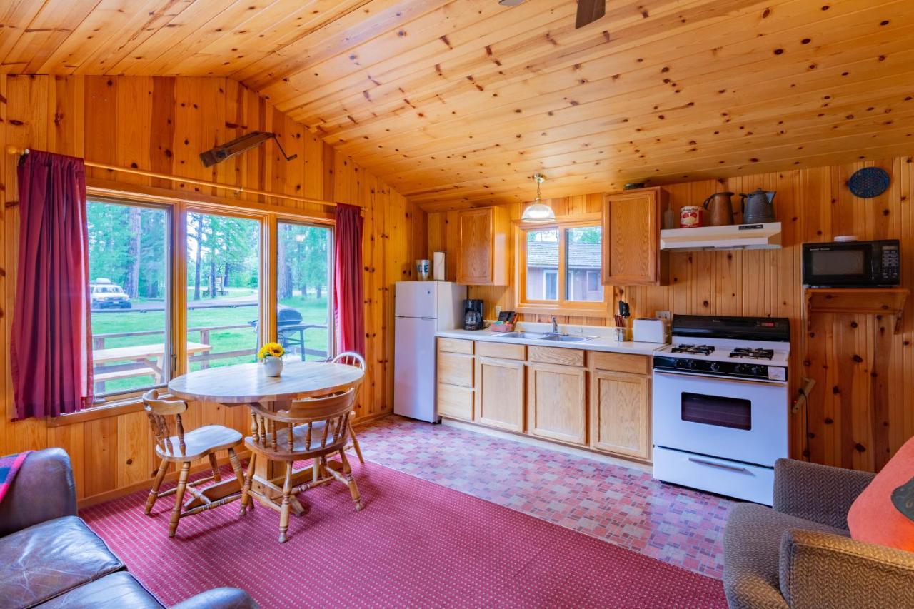 Lake Creek Lodge Camp Sherman エクステリア 写真