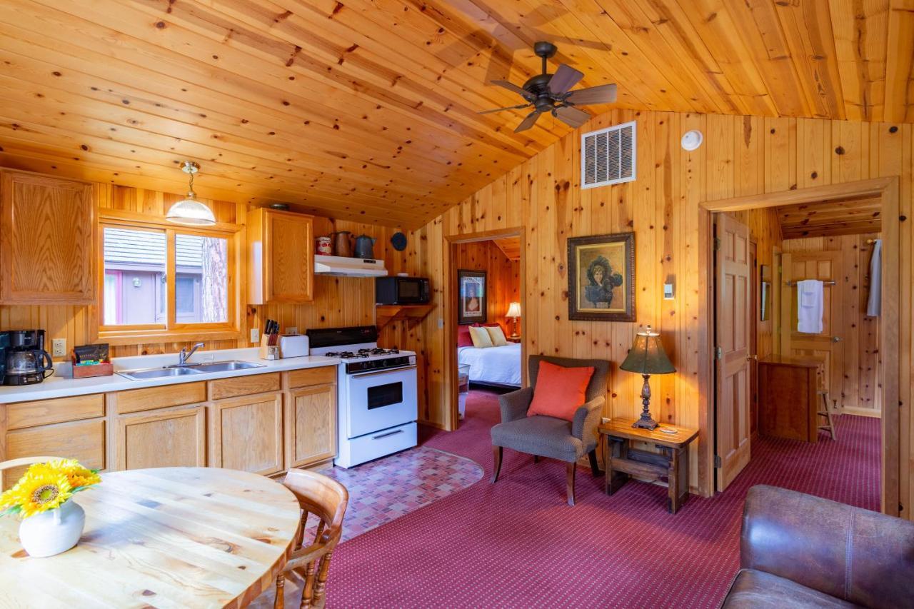Lake Creek Lodge Camp Sherman エクステリア 写真